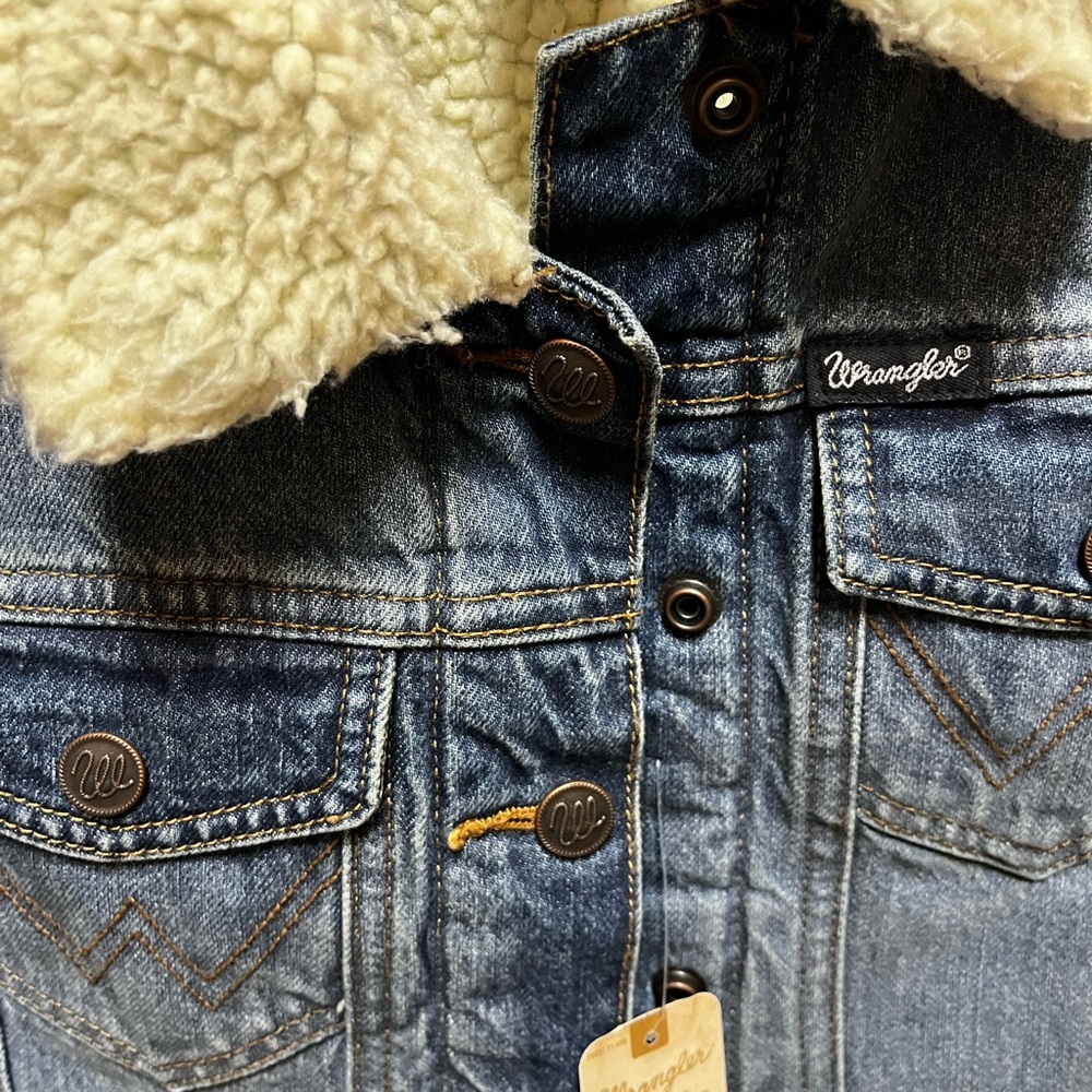 Wrangler Blue Denim Jacket with White Sherpa Collar - Picture 7 of 9